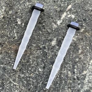 Straight ear-post with rubber backer